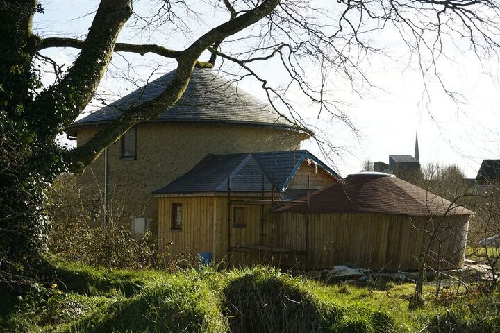 A wattle & daub round house